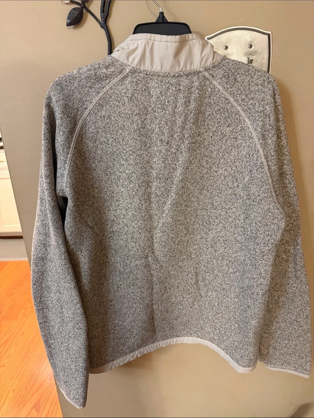 The North Face Men’s Light Gray Heather Half-Zip Fleece Pullover
